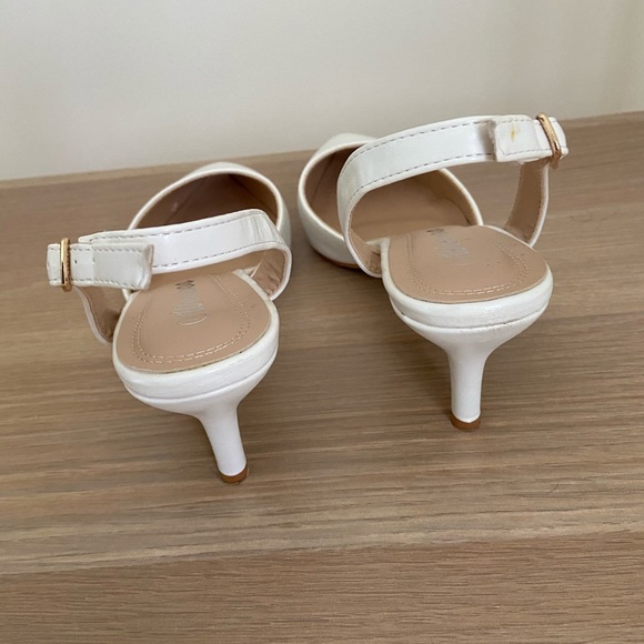 Heels - Picture 3 of 4